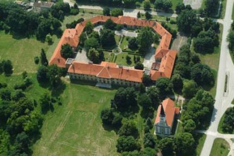 Reneszánsz kert.jpg