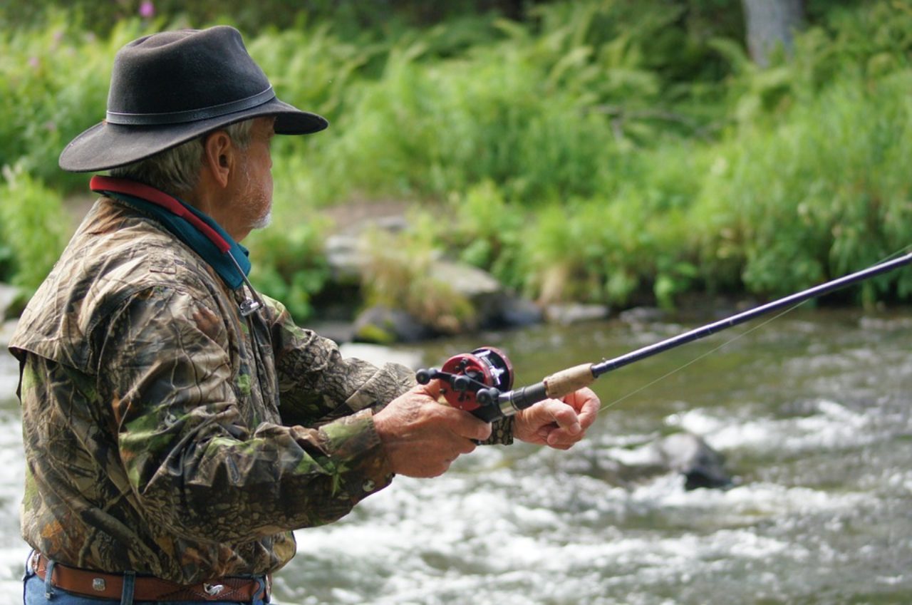 fisherman-fishing-alaskan-river-stream-alaska-585707-1280x849.jpg