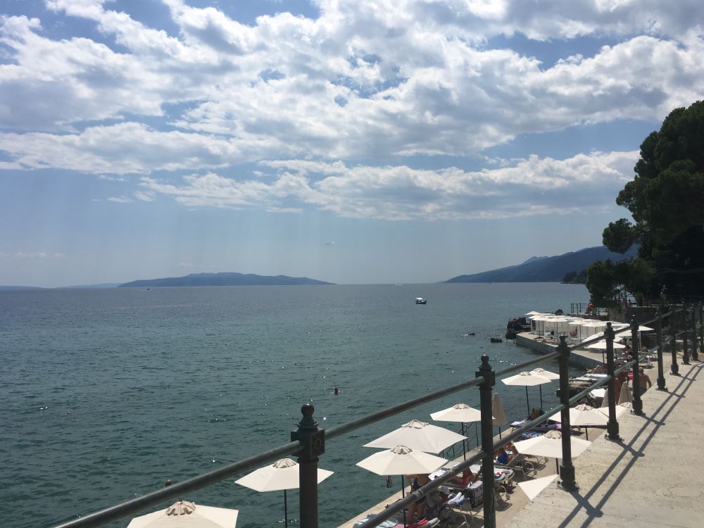 opatija_horvat_tengerpart_strandja.JPG