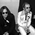 Elton John, John Lennon és a kakukkos óra
