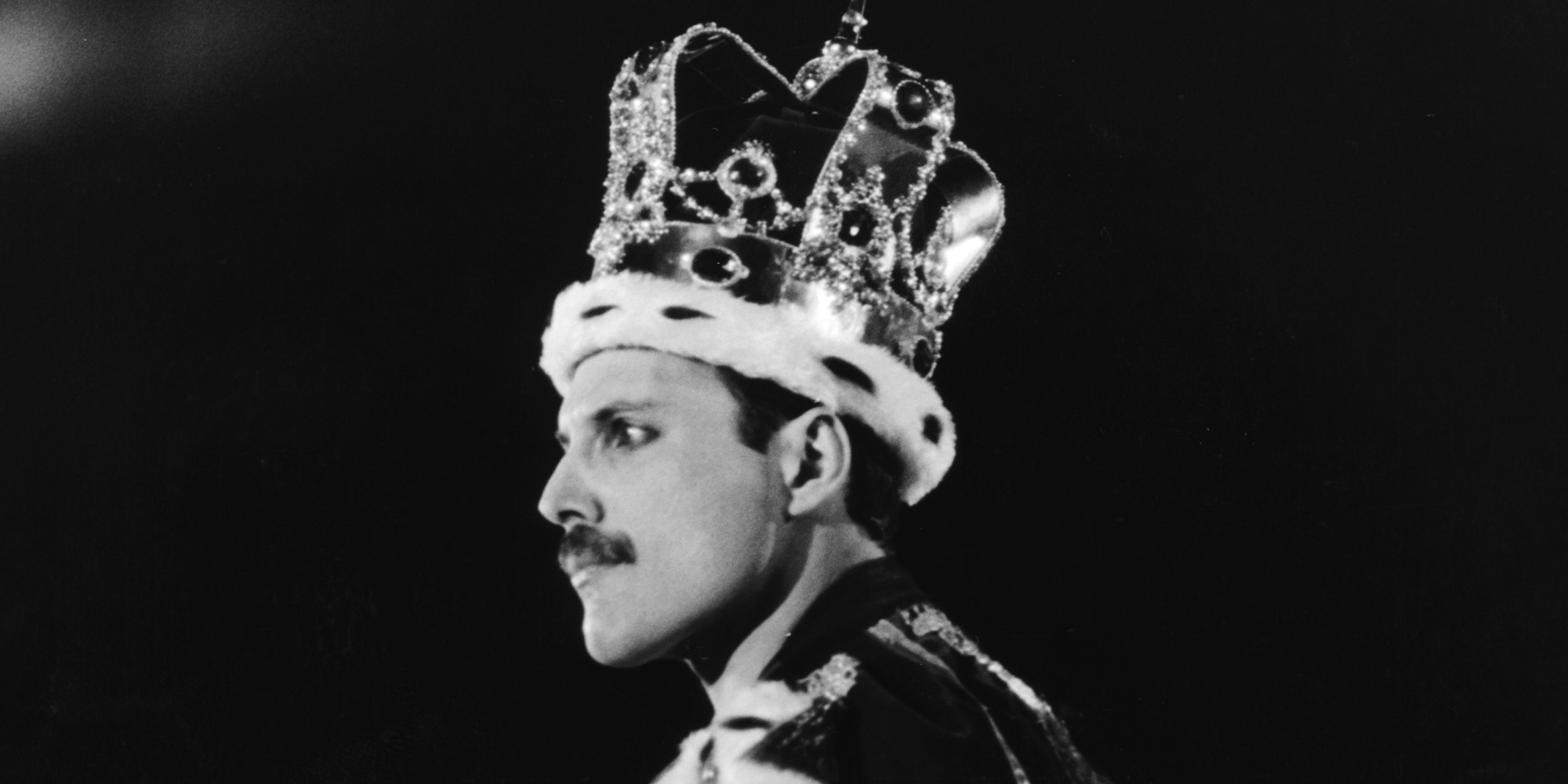 o-freddie-mercury-crown-facebook.jpg