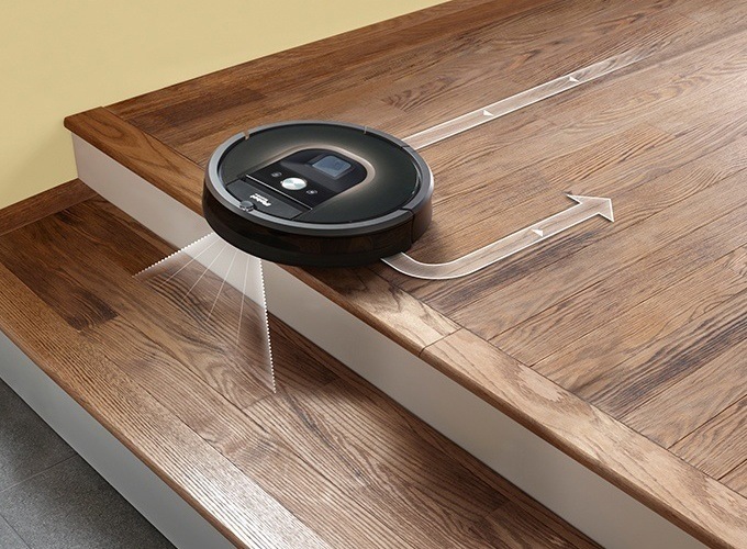 irobot-roomba-carefully-moves.jpg