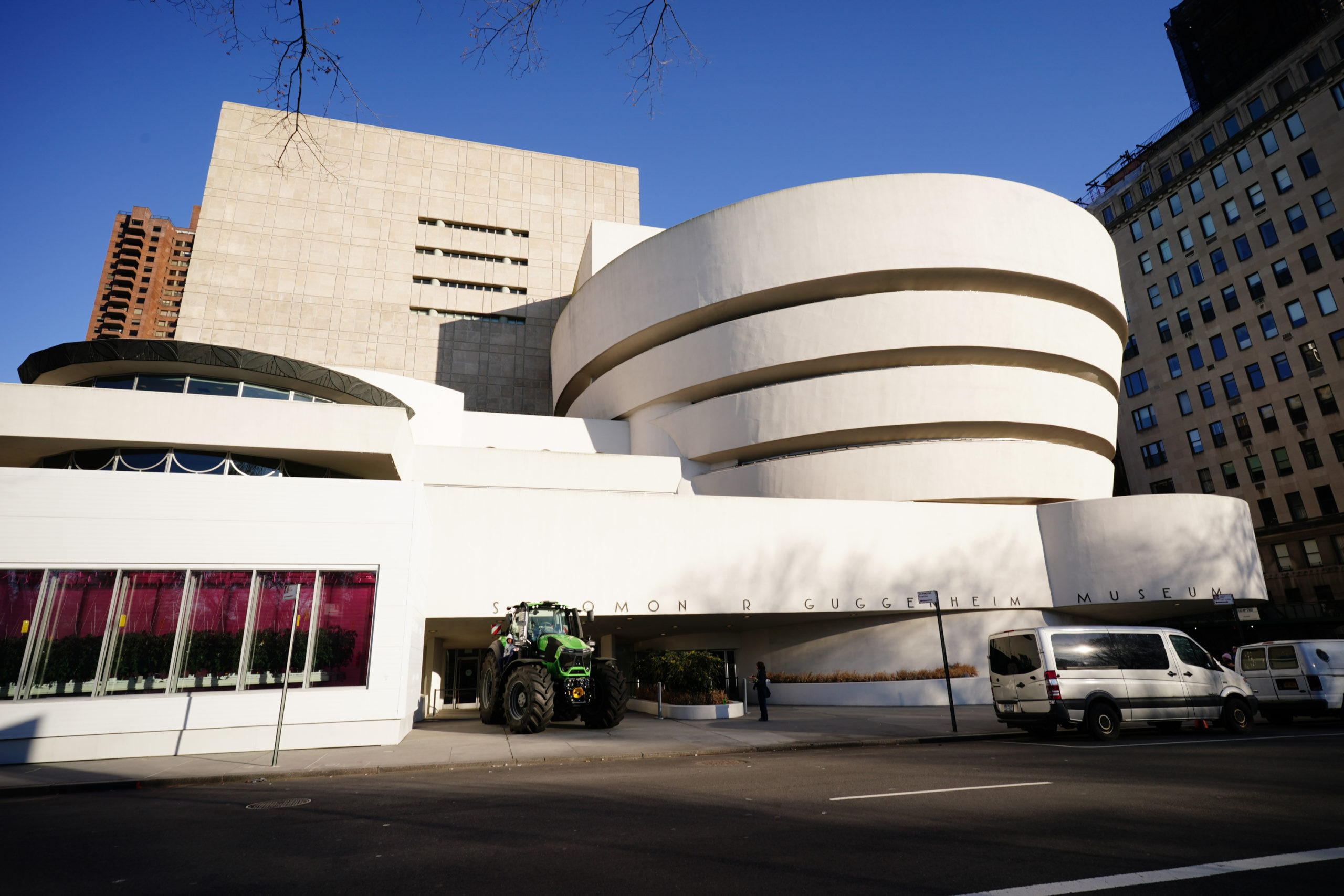 guggenheim_bilbao.jpg