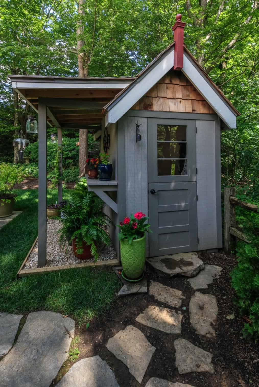 amazing-backyard-garden-shed-ideas-002-1-kindesign_masolata_masolata.jpg