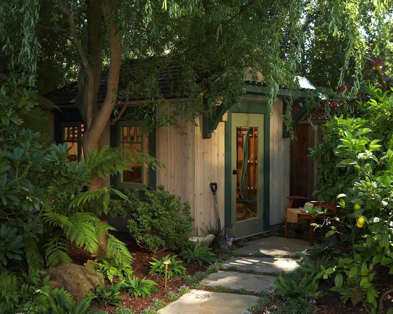 amazing-backyard-garden-shed-ideas-05-1-kindesign_masolata_masolata.jpg
