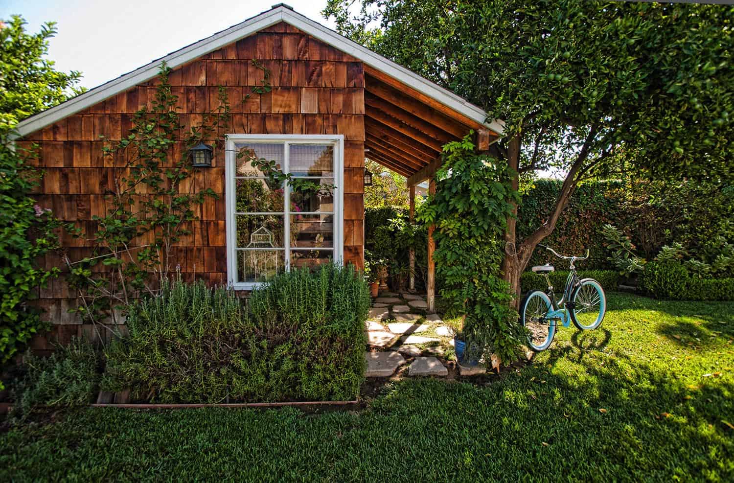 amazing-backyard-garden-shed-ideas-06-1-kindesign_masolata_masolata.jpg
