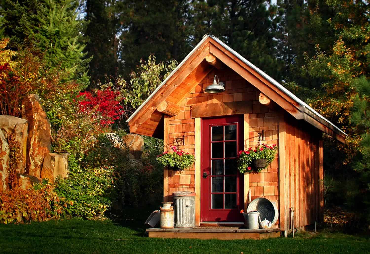 amazing-backyard-garden-shed-ideas-24-1-kindesign_masolata.jpg
