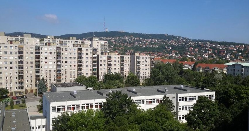 Egy lakótelep, amit mindenki ismer – És ahol egyébként egész jó lakásokat lehet kapni