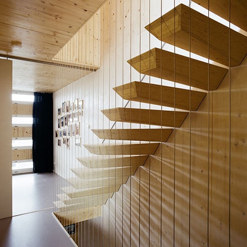 <br />Kép forrása: http://2.design-milk.com/images/2012/01/Stairs-Faro-8.jpg