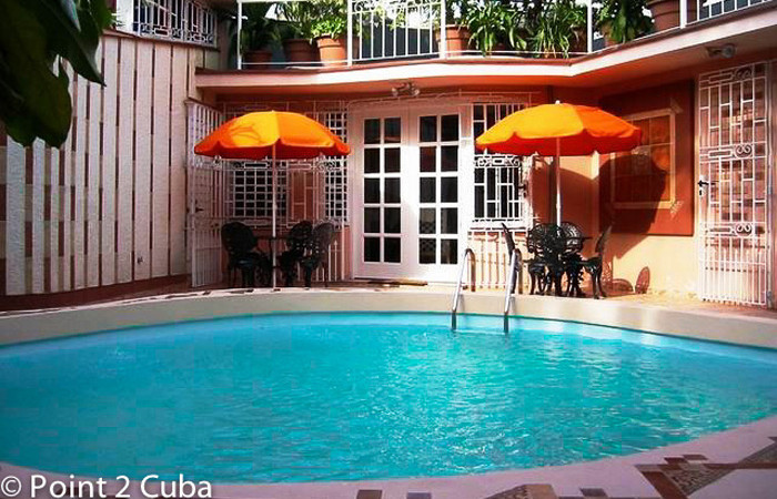 siboney-luxury-homes-with-swimming-pool-rent-havana-538-700x450.jpg