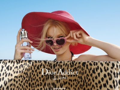 thumbs_daphne-groeneveld-tim-walker-dior-addict-02.jpg