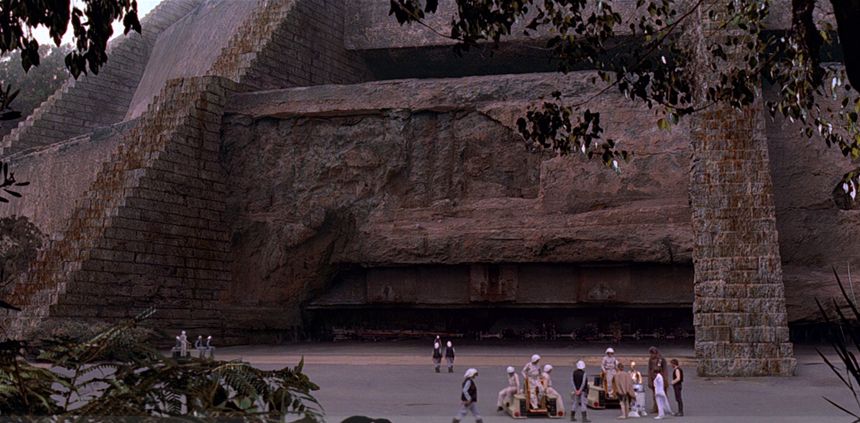 yavin_bazis_1997.jpg