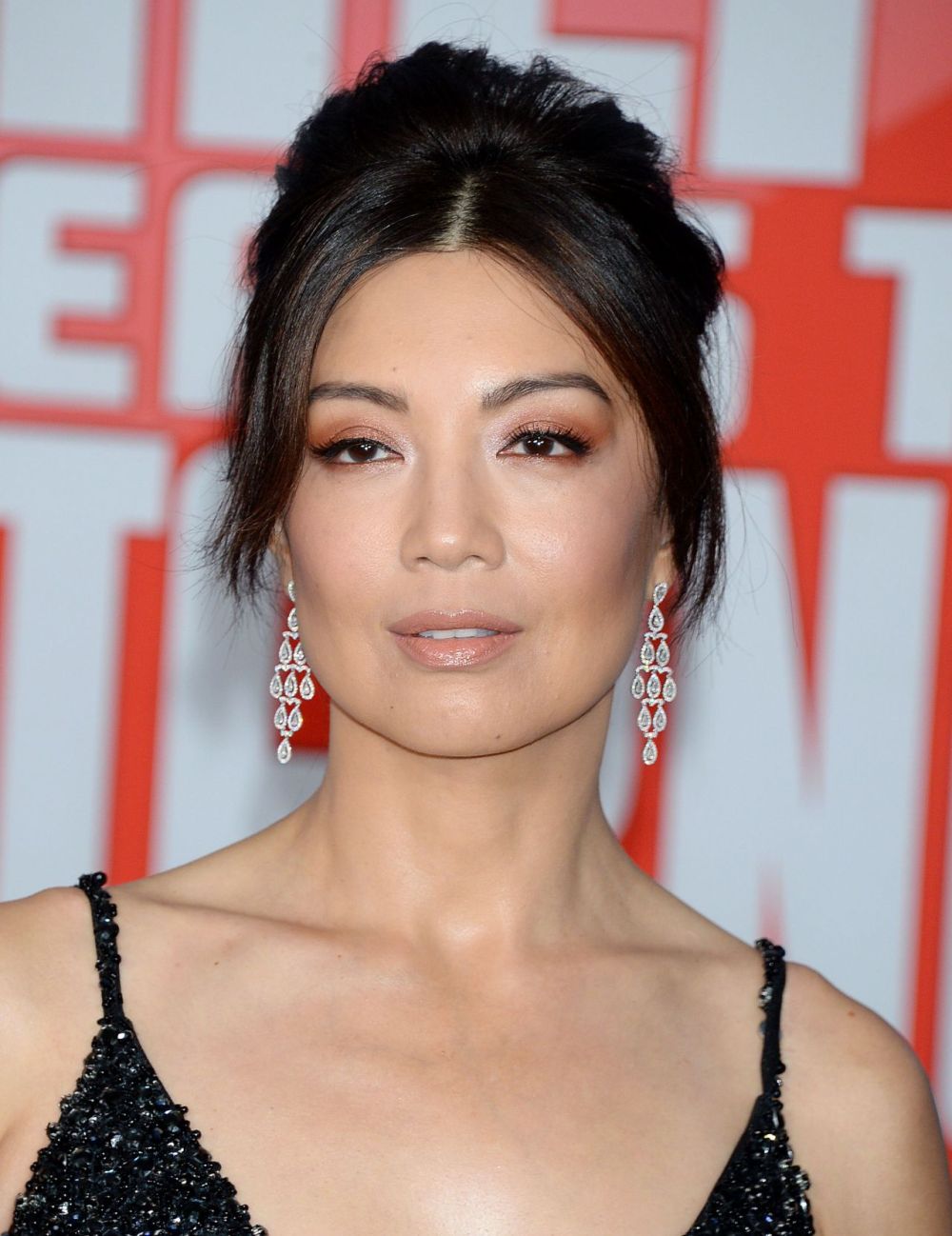 Mulan eredeti hangja, Ming-Na Wen (Agents of S.H.I.E.L.D.) is feltűnik a produkcióban.