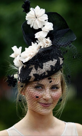 kalap-ozmonda-ascot 2013-black-white.jpg