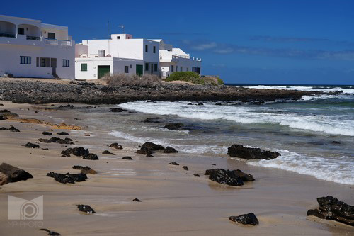 famara_beach_8.JPG