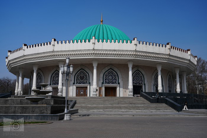 state_museum_of_the_temurids.JPG