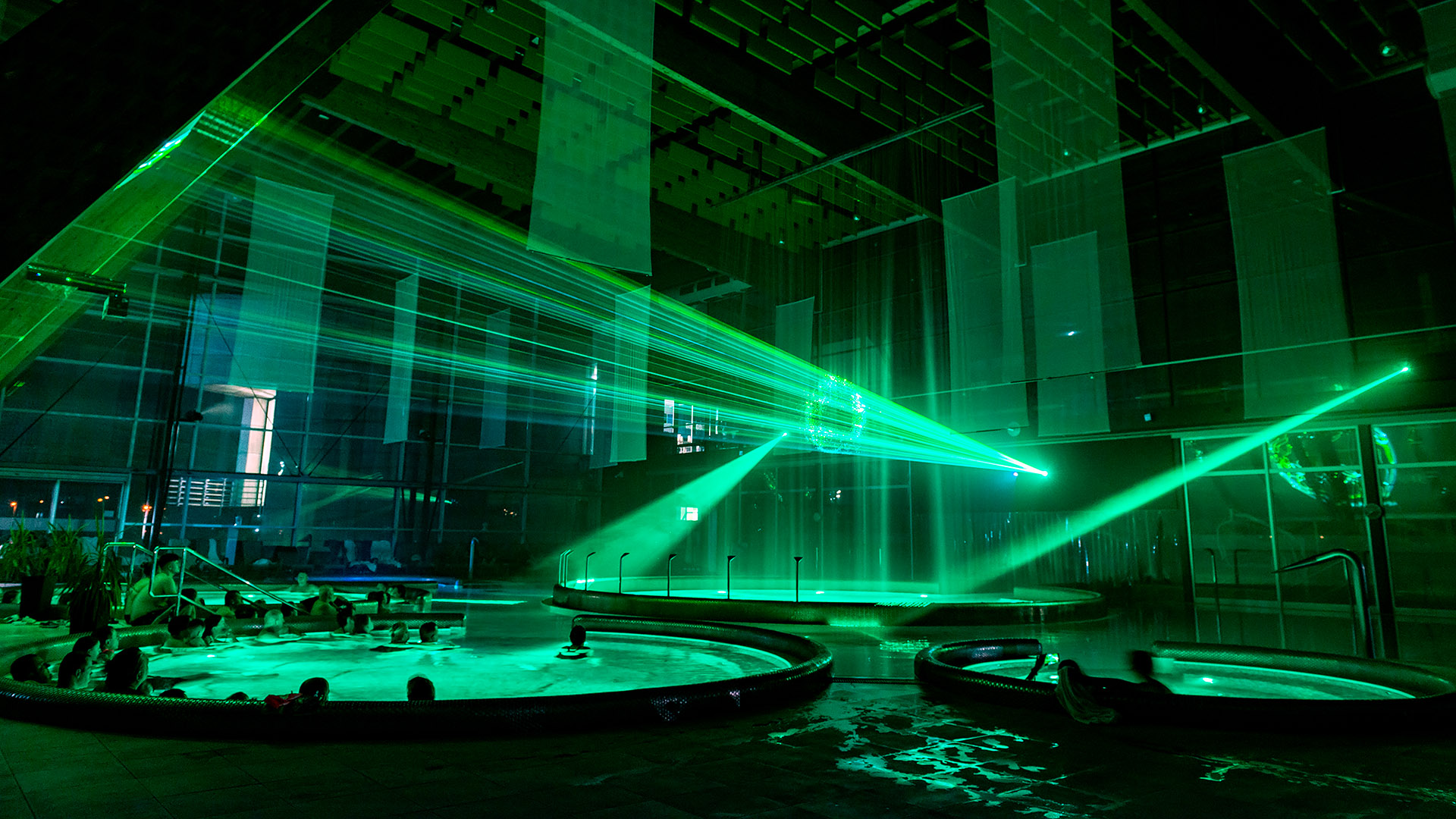 aquacity_laser_show_06.jpg