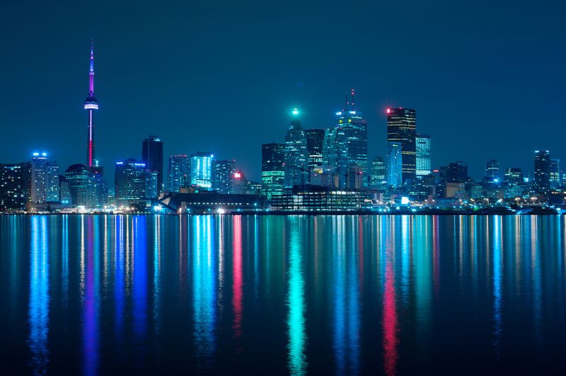 800px-Night_skyline_of_Toronto_May_2009.jpg