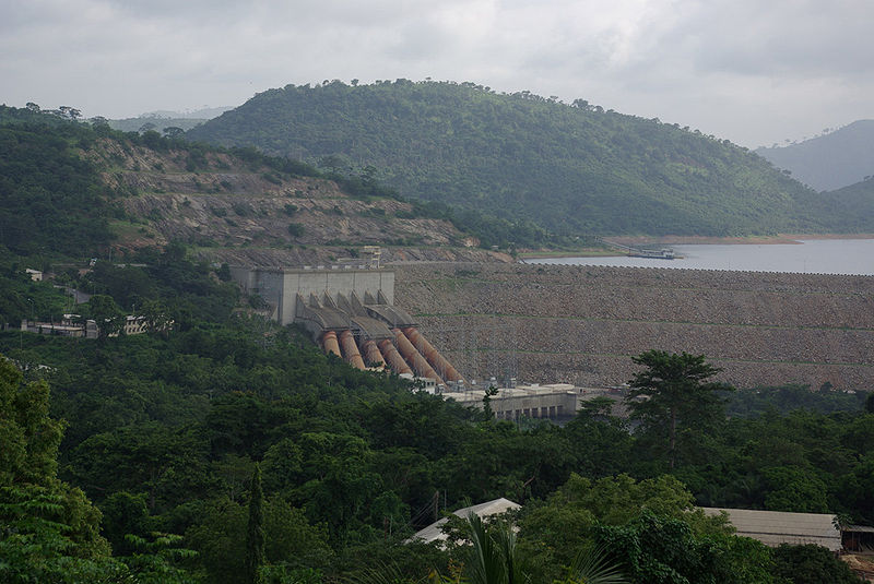 800px-akosombo_dam_hydroelectric_plant.jpg