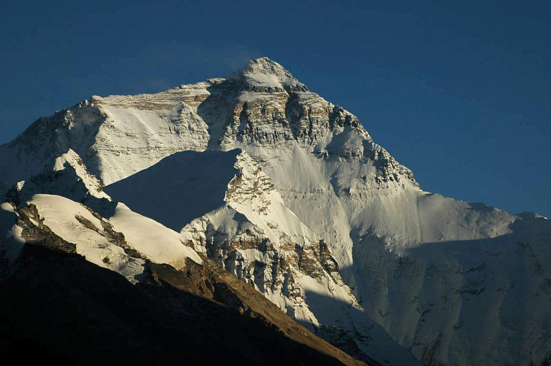 800px-mount_everest_north_face.jpg