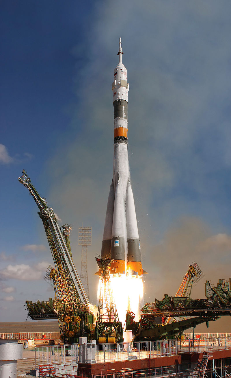 800px-soyuz_tma-13_edit.jpg