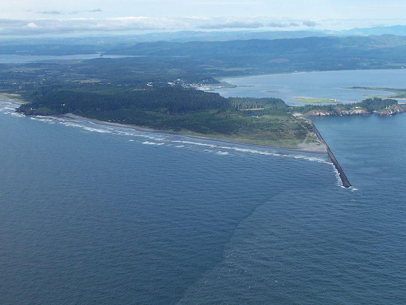 800px-uscg_cape_disappointment1.jpg