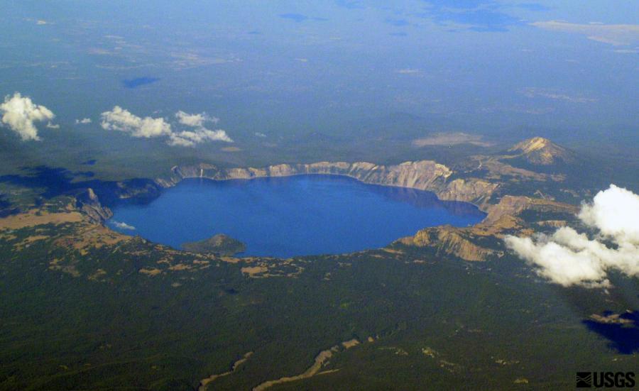 Crater Lake_Mike Doukas_USGS.jpg