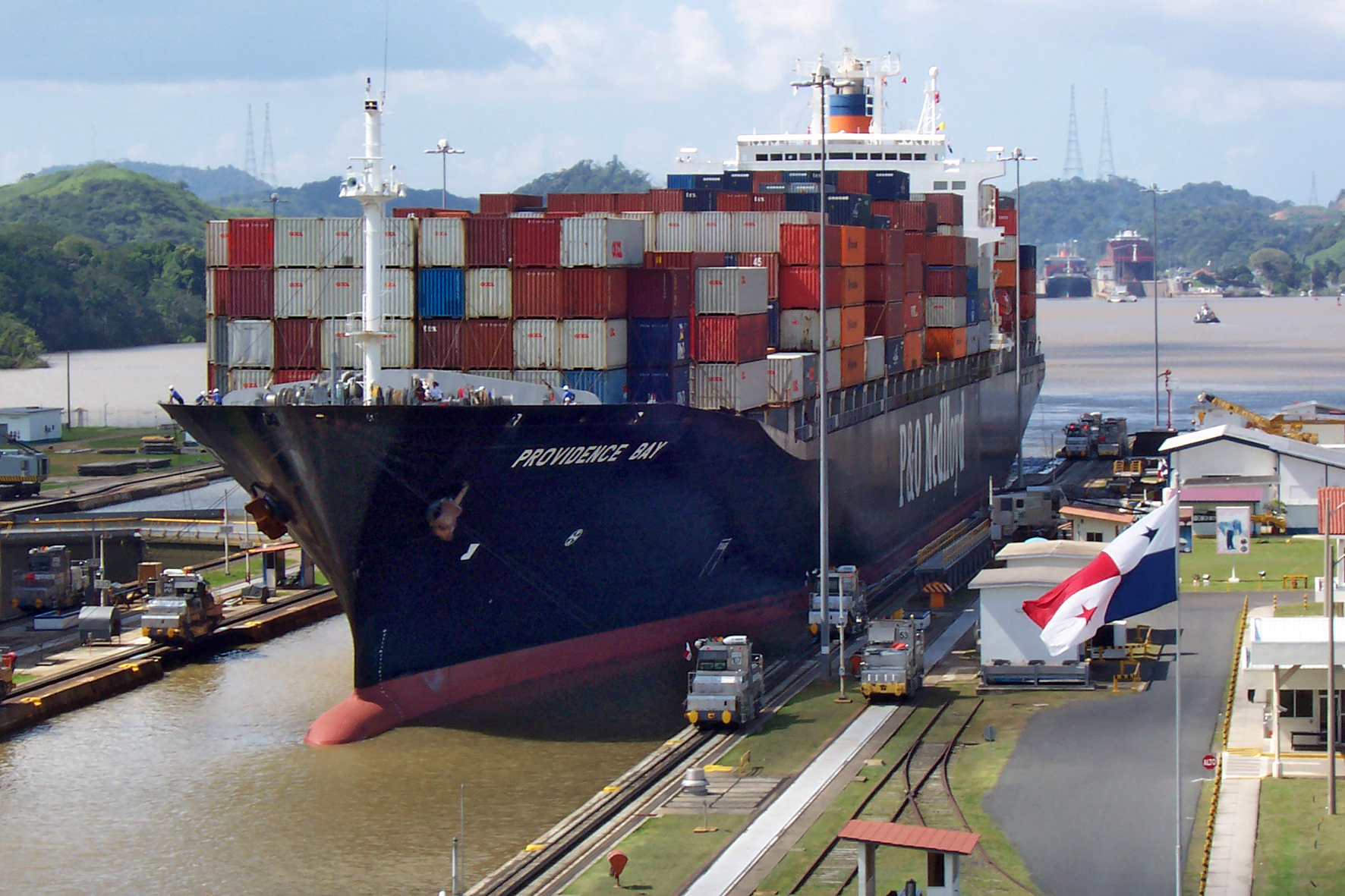 Ship_Providence_Bay_at_panama_canal.jpg