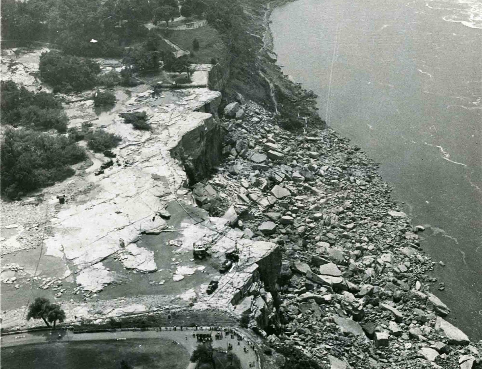 niagara_falls_without_water_1969_6.jpg