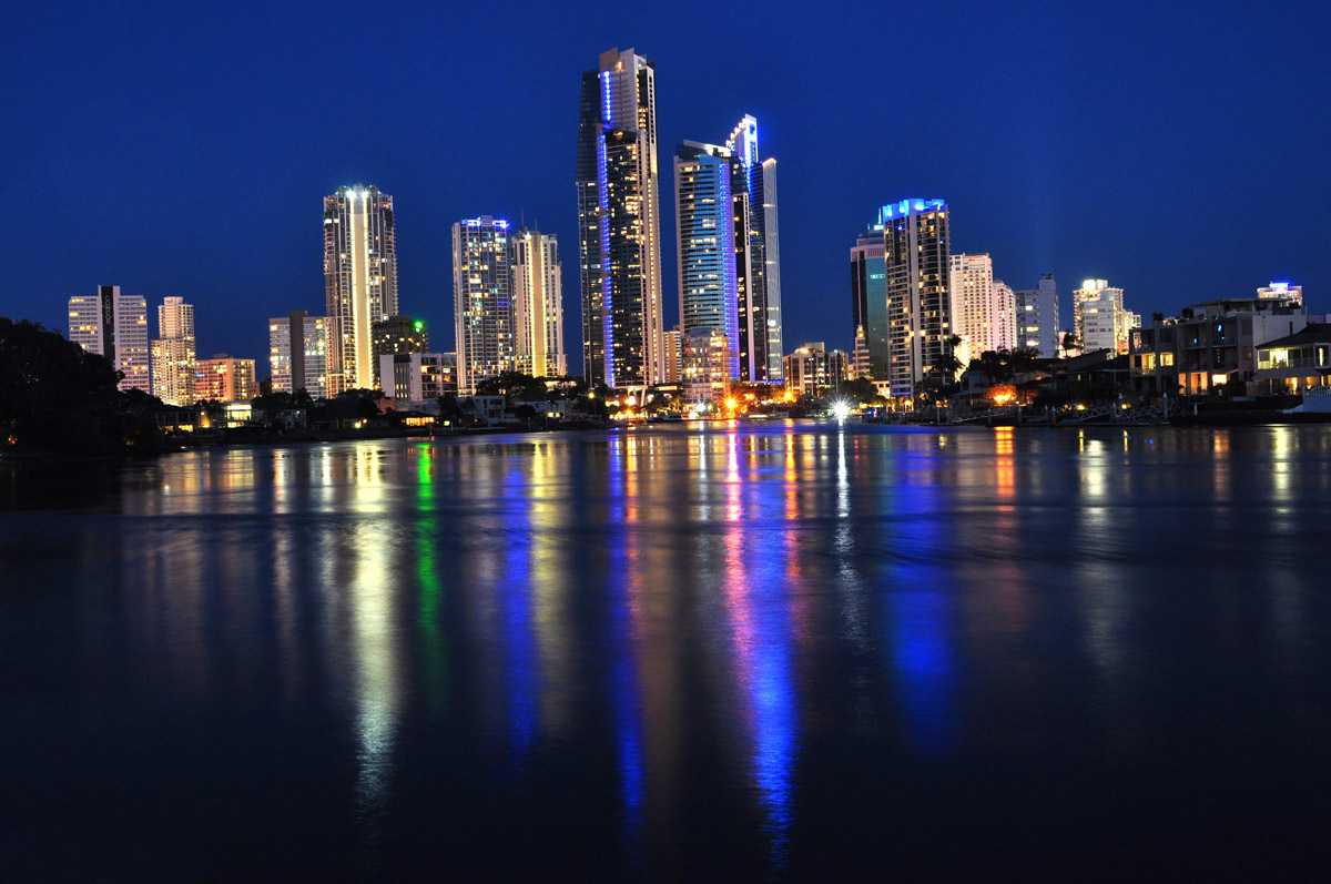 surfers_paradise_skyline_at_night_0.jpg