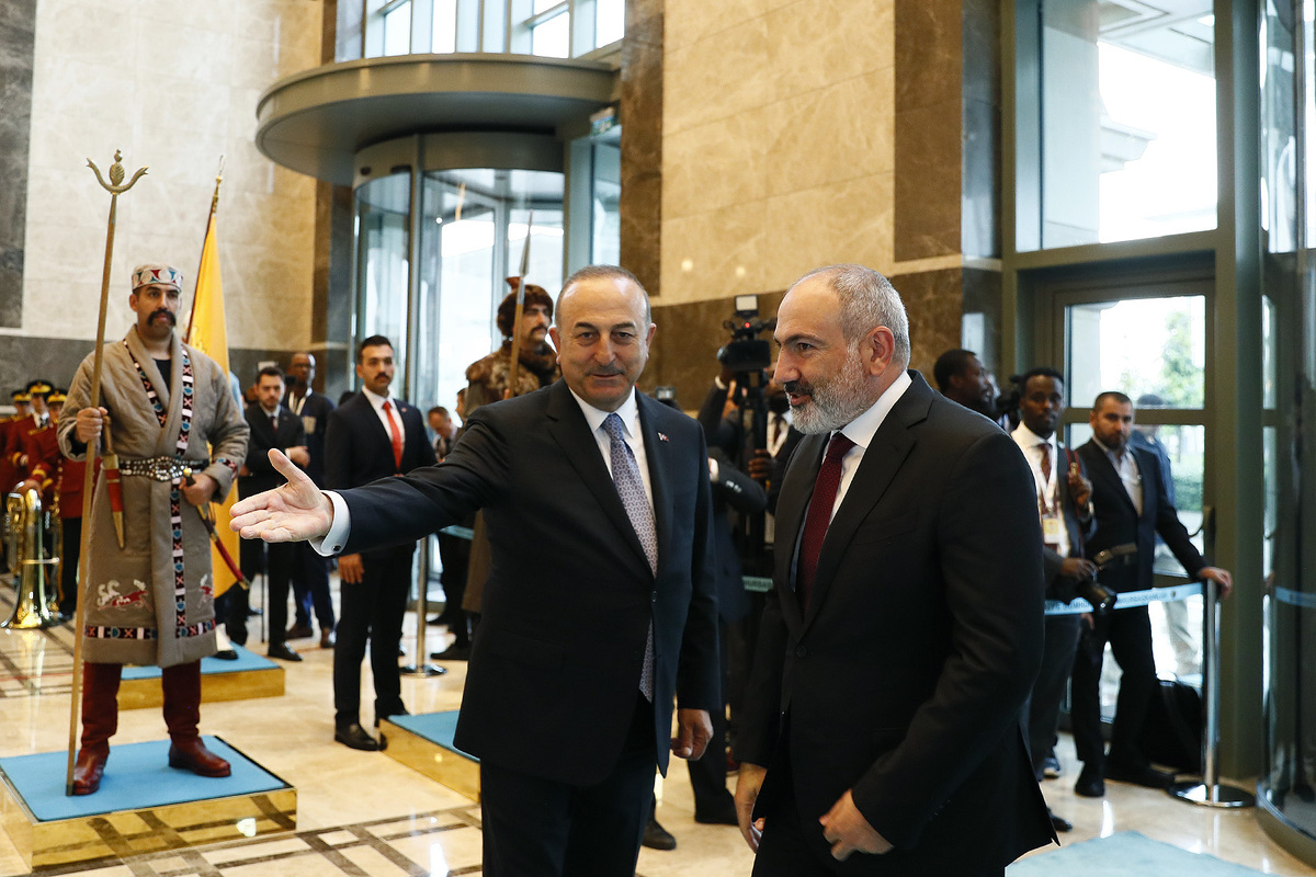 turkish-foreign-minister-mevlut-cavusoglu-and-armenian-pm-nikol-pashinyan-ra-prime-minister.jpeg