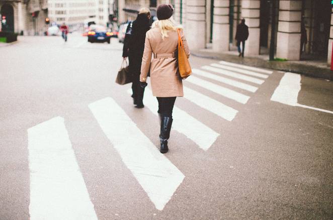 walking-woman_jpg_662x0_q70_crop-scale.jpg