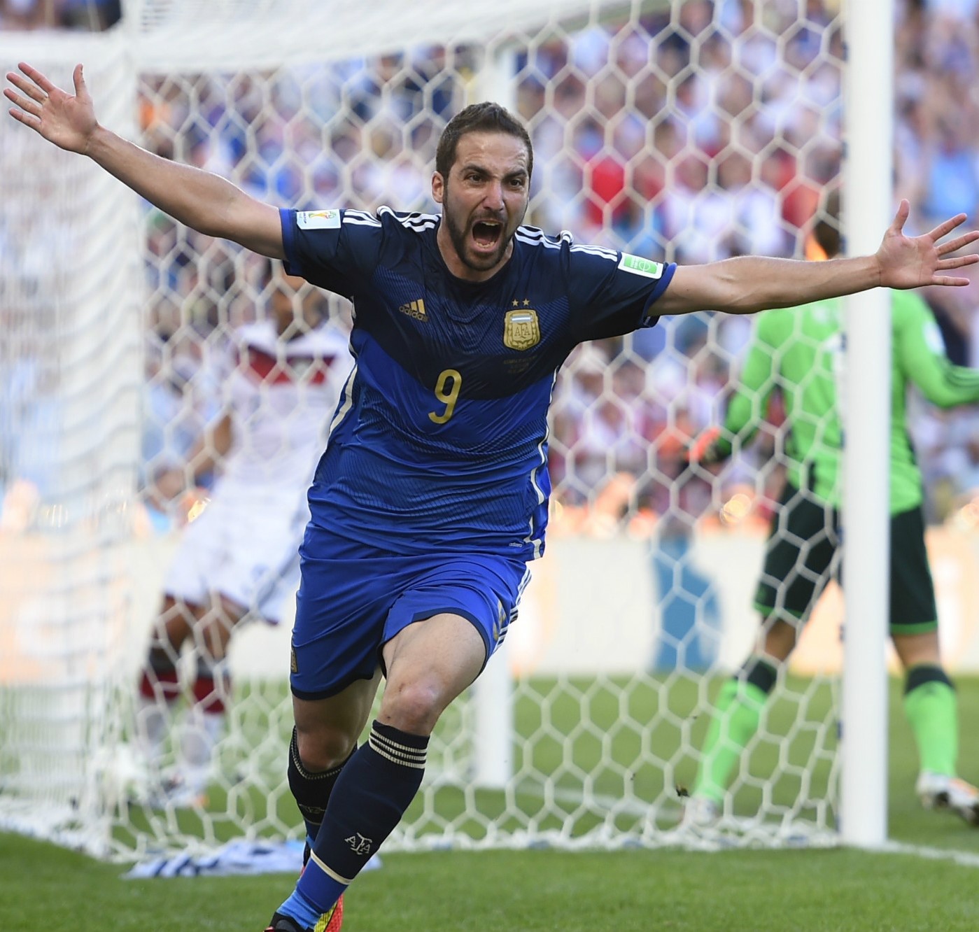 gonzalo-higuain-argentina-2014-world-cup-final-07132014_155n01vqf67h31klai5pkw95i0.jpg