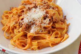 Az igazi bolognai ragu receptje - Tudtad, hogy nem spagettivel a legjobb? -  Receptek | Sóbors