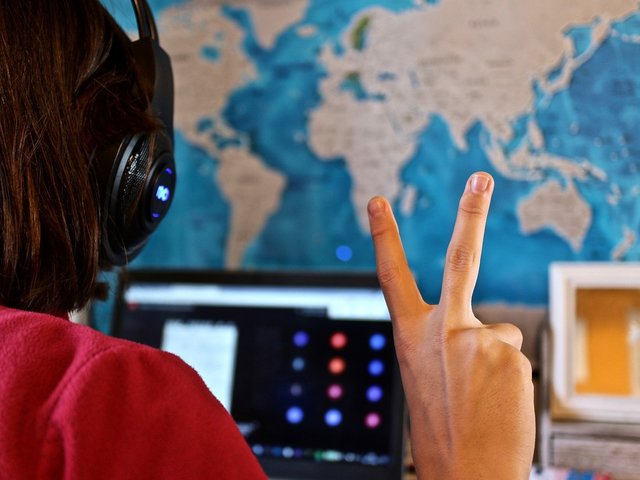 Online tanulás hatásai a középiskolások körében - Hogyan segíthetünk nekik?