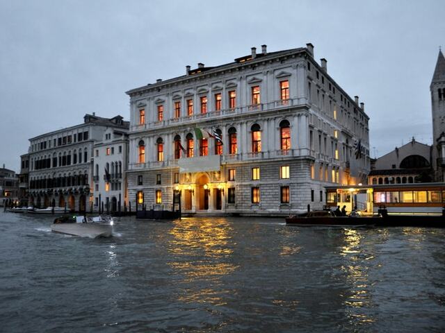 A Palazzo Grassi szelleme a Grand Canal-on