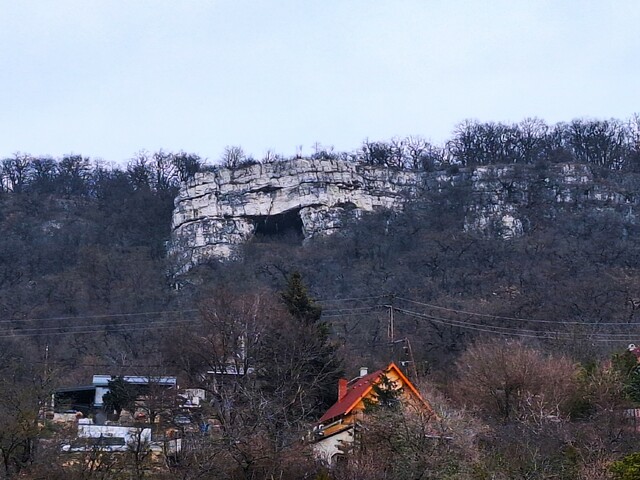 A varázslatos Kő-hegy, a Gerecse leglátogatottabb kiránduló célpontja