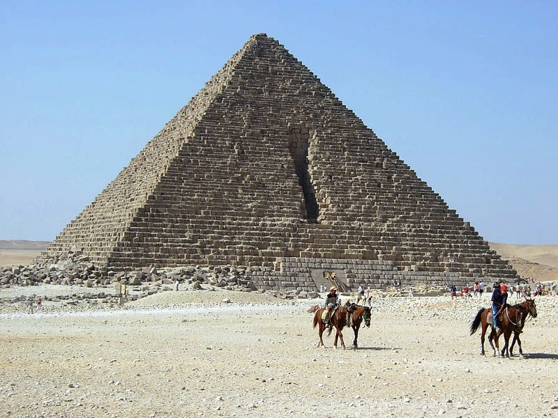 800px-menkaures_pyramid_giza_egypt.jpg