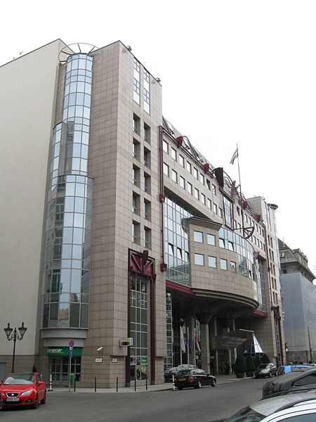 budapest_kempinsky-hotel_erzsebet-ter-felol_0862.jpg