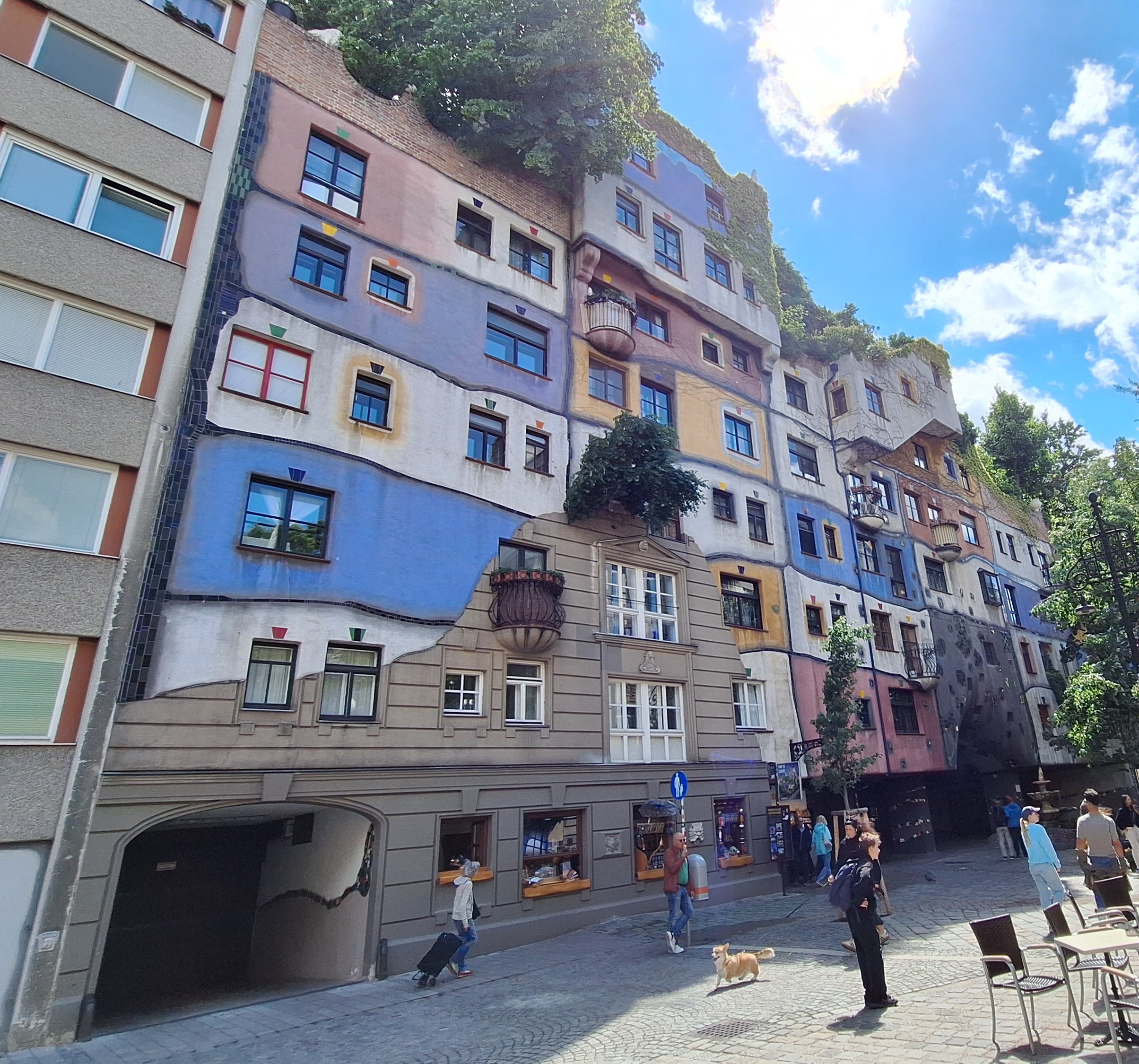hundertwaaser_haus_6.jpg