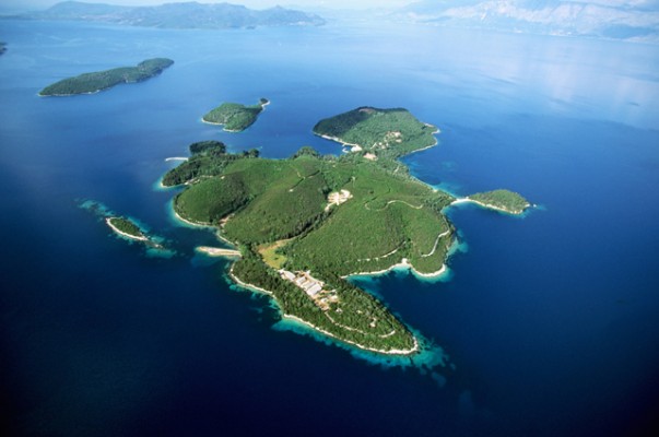 web_skorpios-island-603x400.jpg