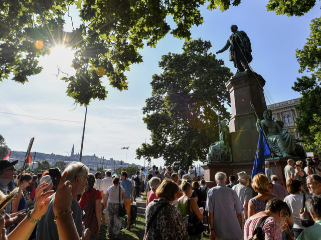 Gondolatok Akadémiáról, társadalomról és hatalomgyakorlásról