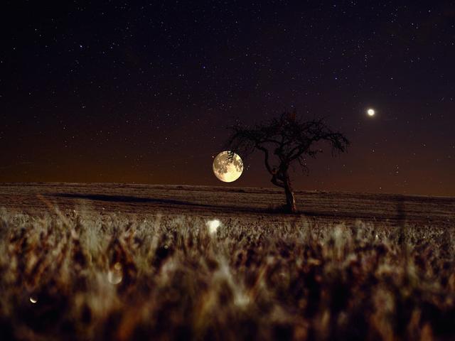 Az összes bolygó látható lesz a hónap végén