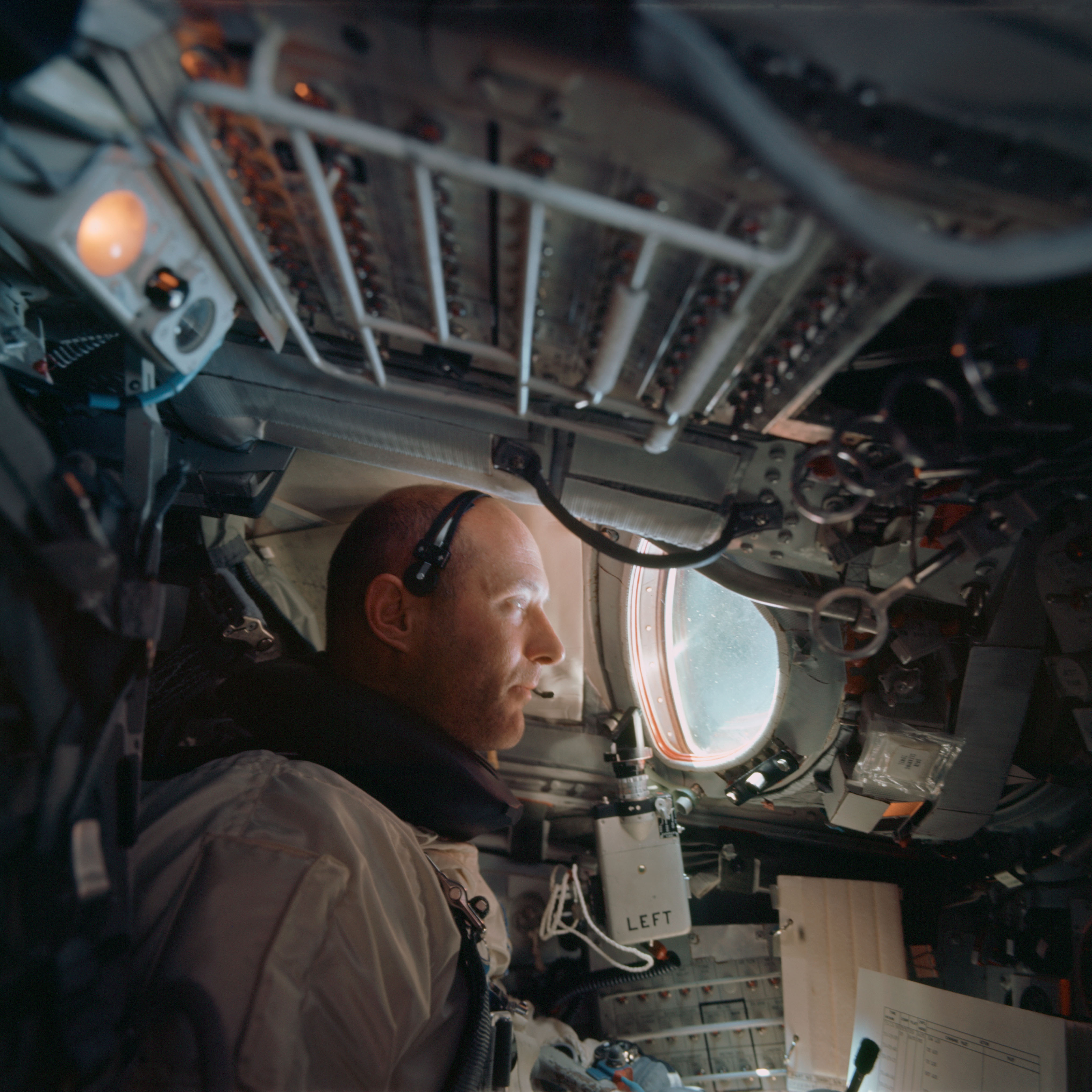 tom_stafford_inside_gemini_ix_spacecraft.jpg