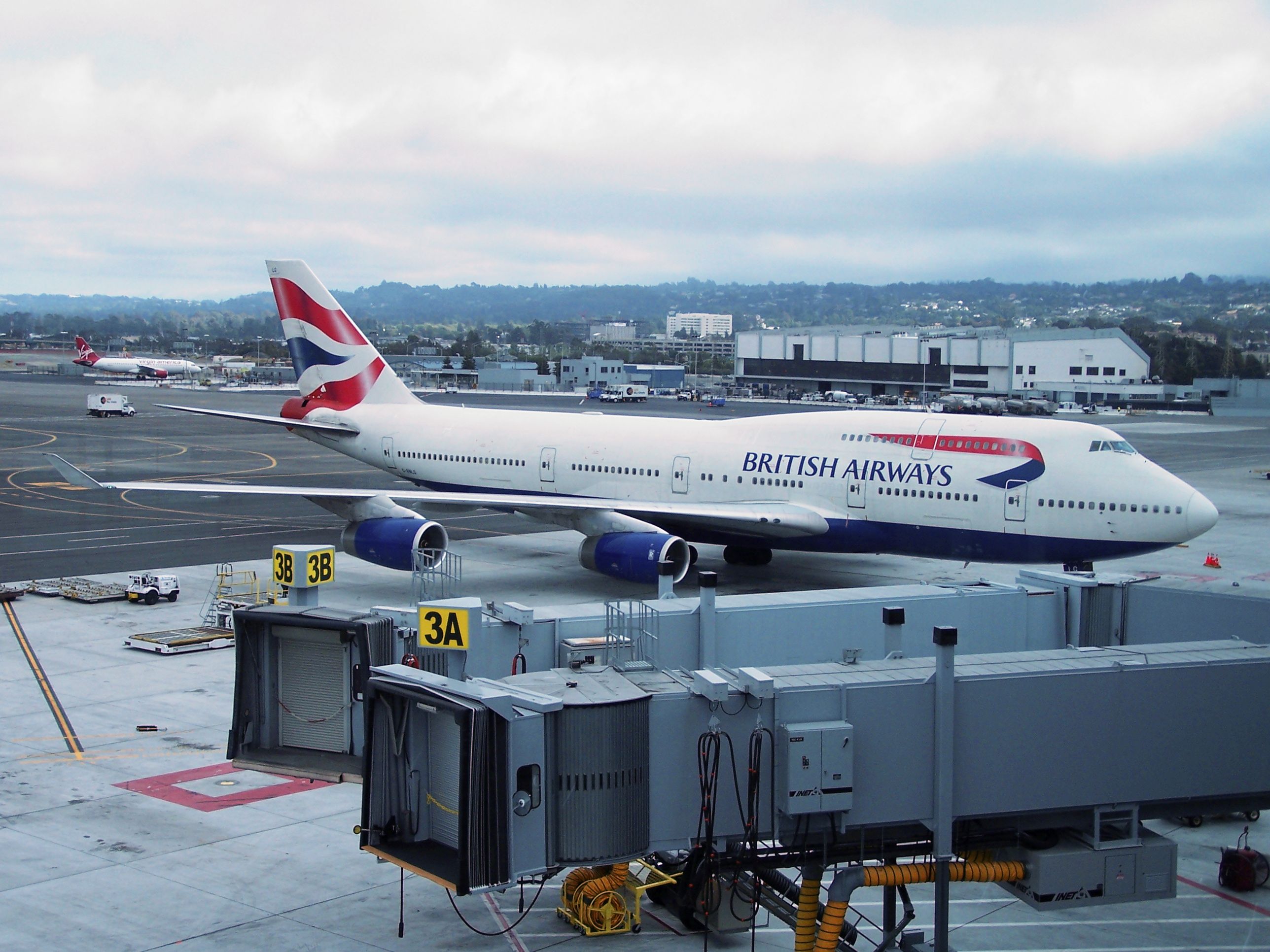 ba_747_g-bnlg_taxiing_sfo_2008.jpg