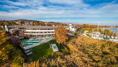 Őszi és téli kikapcsolódás fellegvára – Hotel Golden Lake