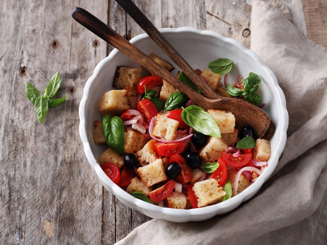 Nyári panzanella