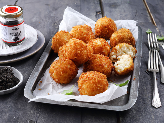Arancini szarvasgombás salsával