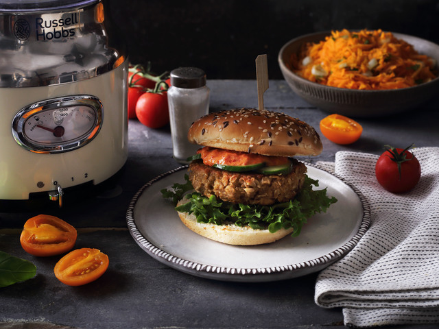 Kókusztejes dinnyeleves, csicseriburger és őszibarackos granita, jöhet egy jó kis húsmentes buli?