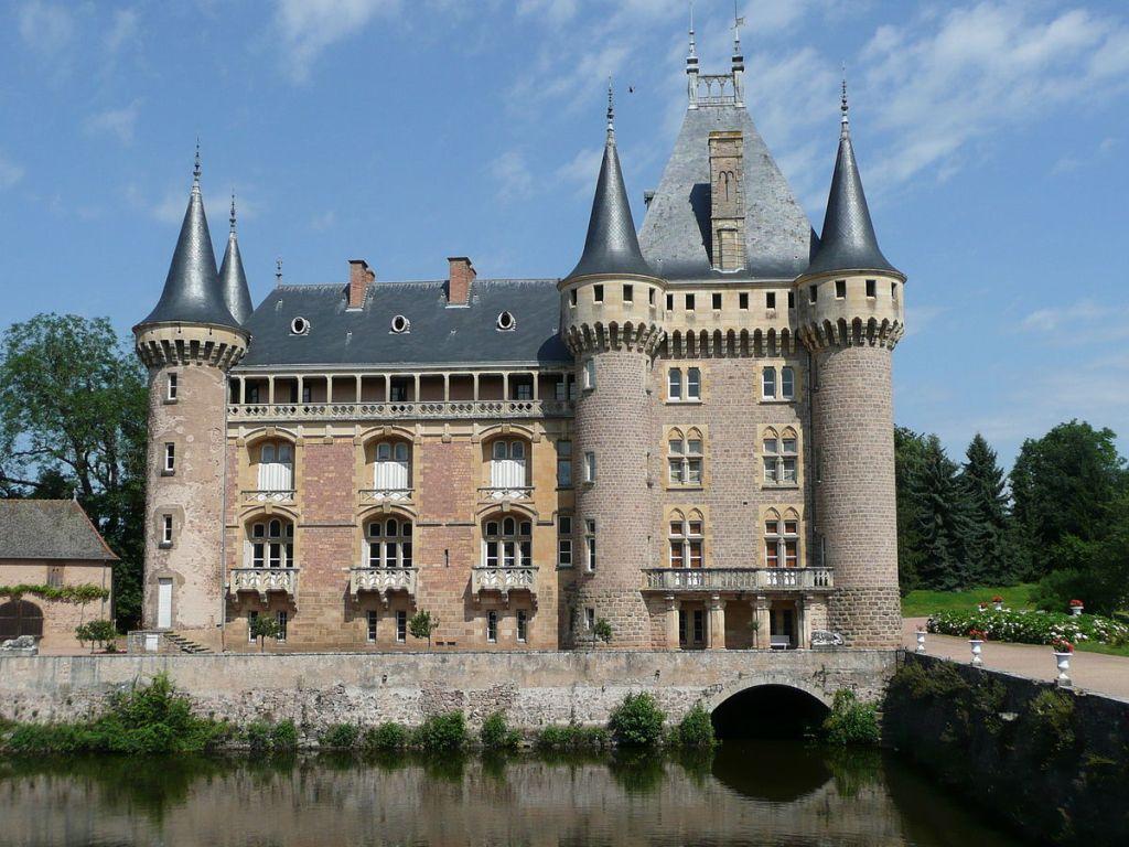 chateau_de_la_clayette.jpg